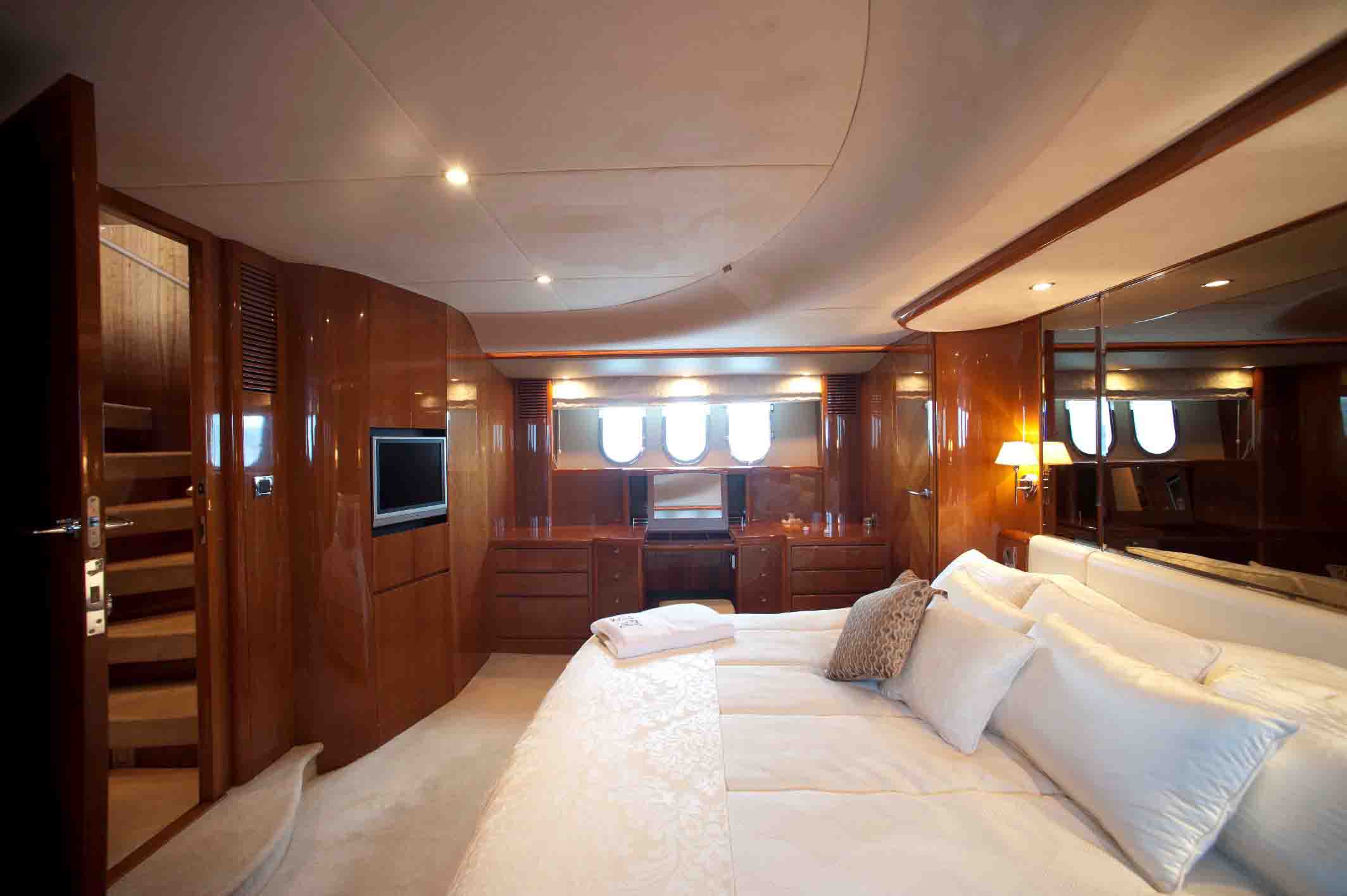 LADY H YACHT 9